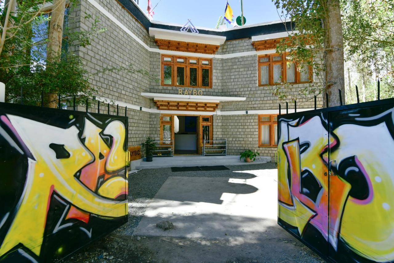 Raybo Hostel Λεχ Εξωτερικό φωτογραφία